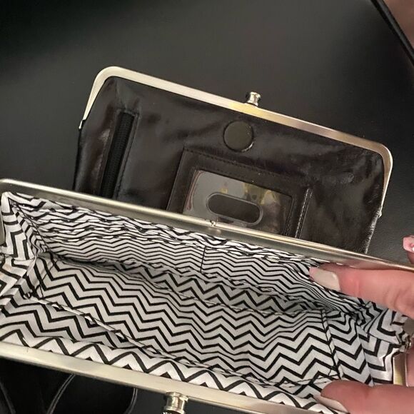 Auth HOBO wallet clutch. See other pieces that match. Black Leather lots of room - Picture 5 of 7